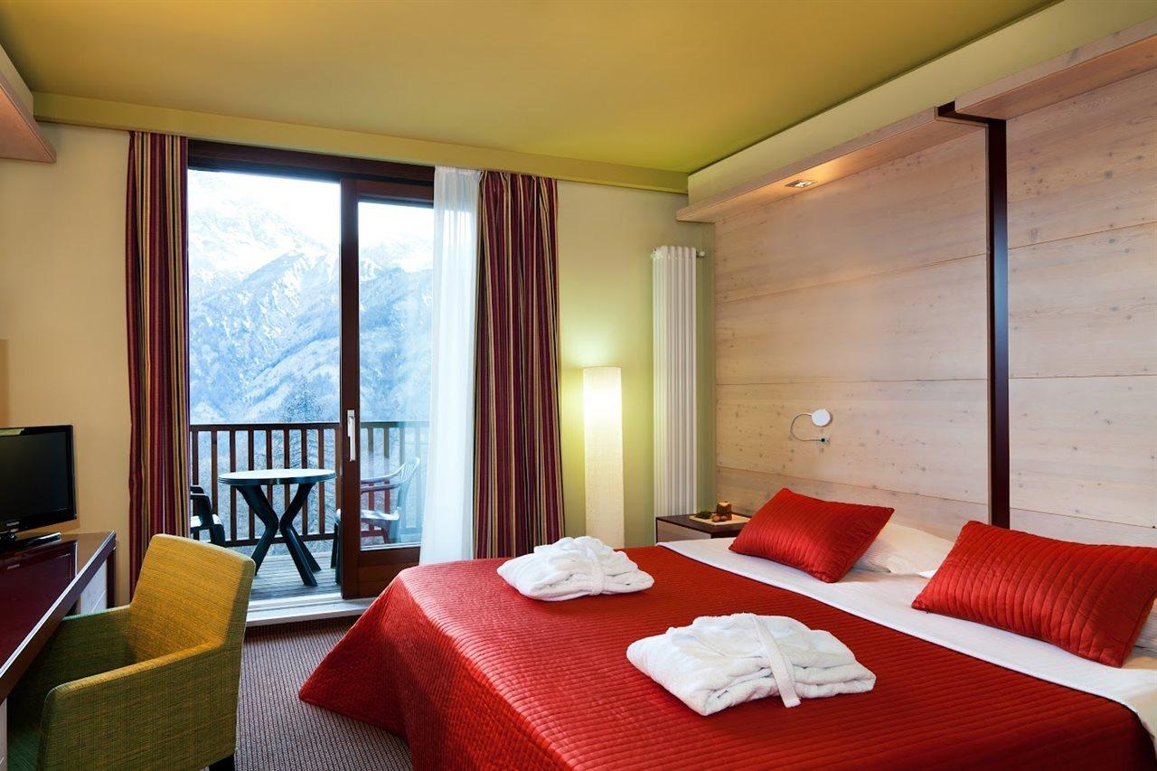 Hotel Sansicario Majestic Cesana Torinese Esterno foto