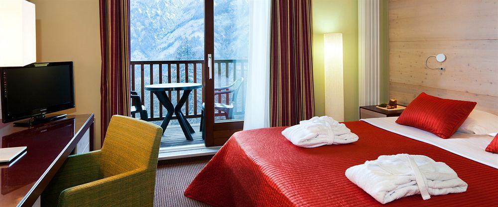 Hotel Sansicario Majestic Cesana Torinese Esterno foto