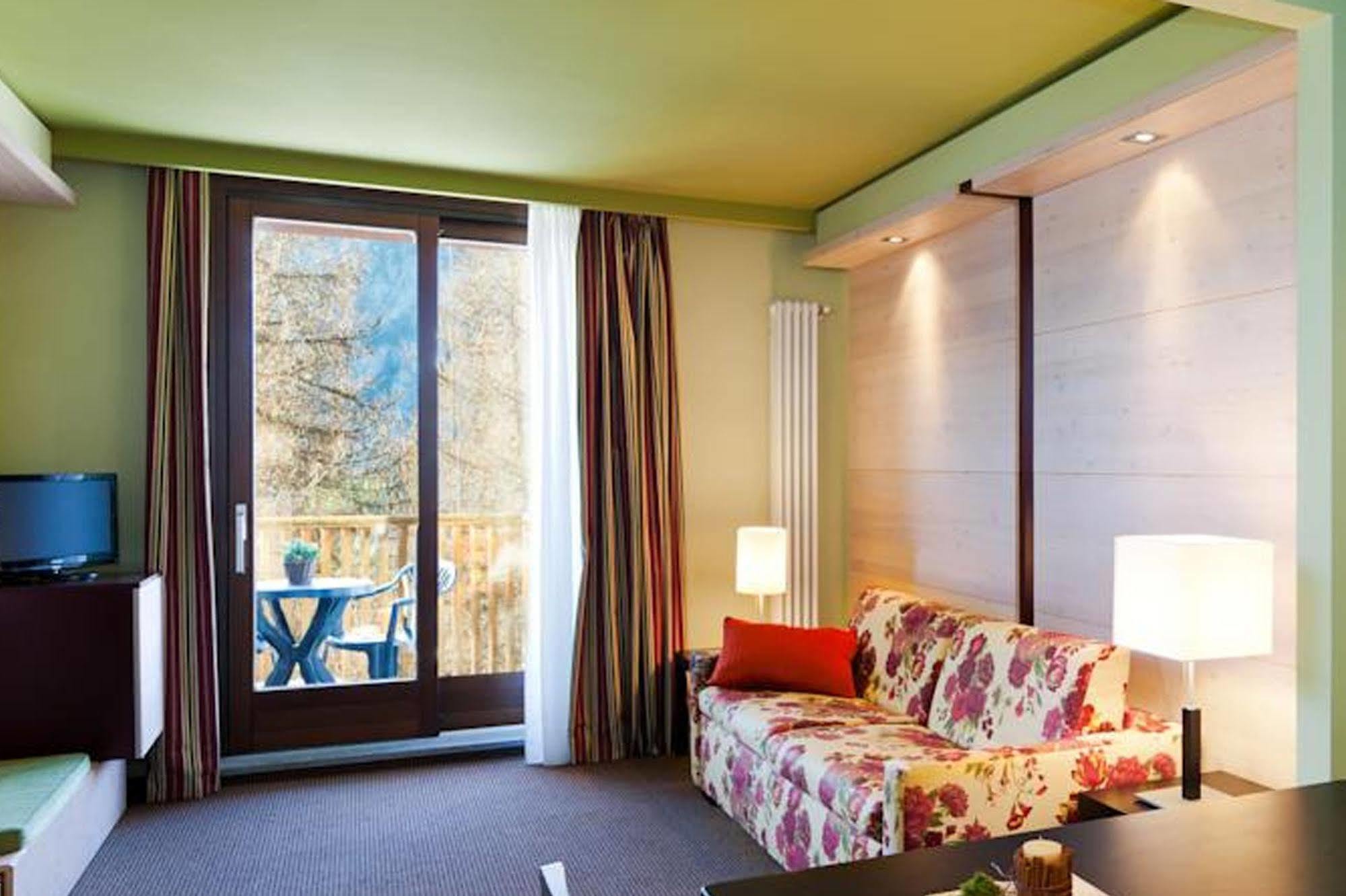 Hotel Sansicario Majestic Cesana Torinese Esterno foto